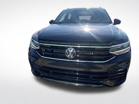 Used 2024 Volkswagen Tiguan SE R-Line FWD image 3