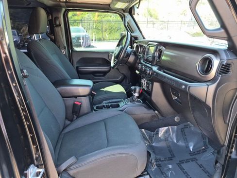 Used 2018 Jeep Wrangler Unlimited Sport S AWD/4WD image 20
