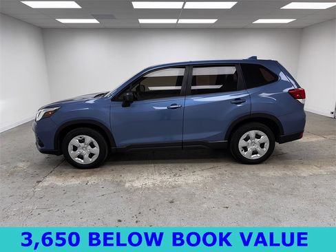 Used 2022 Subaru Forester Base image 8