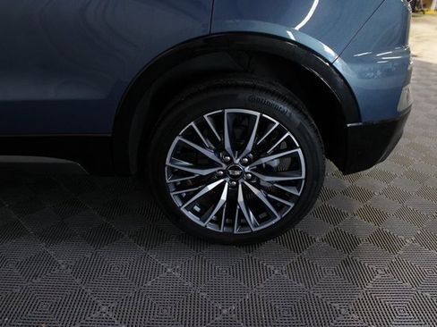 Used 2024 Cadillac XT4 Sport image 10