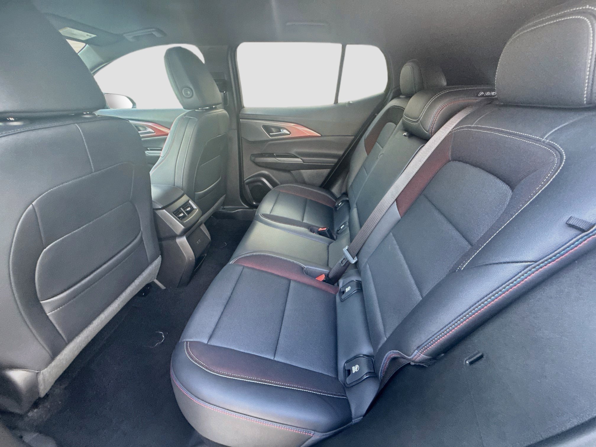 Used 2024 Chevrolet Equinox EV RS FWD image 22