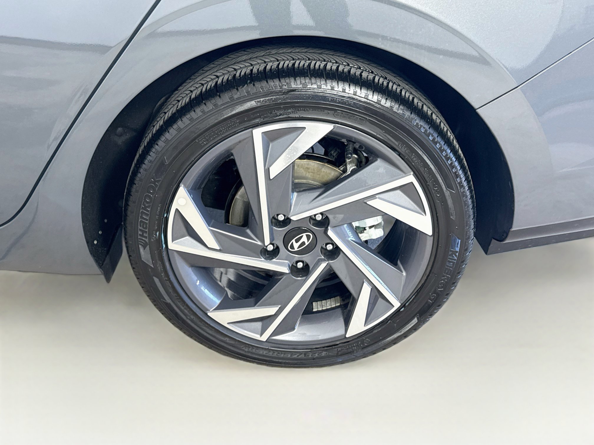 Used 2025 Hyundai Elantra Limited FWD image 33