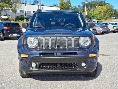 Used 2022 Jeep Renegade Latitude image 2
