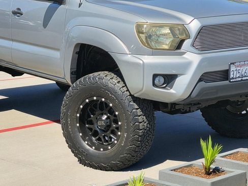 Used 2014 Toyota Tacoma PreRunner w/ TRD Off-Road Package image 4
