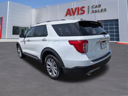 Used 2023 Ford Explorer Limited image 3