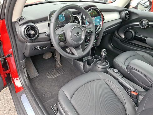 Used 2024 MINI Cooper 2-Door Hardtop FWD image 10