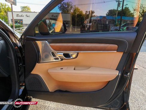 Used 2017 Volvo S90 T6 Inscription w/ Vision Package image 29