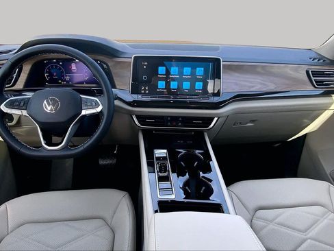 New 2026 Volkswagen Atlas SE FWD image 5