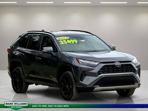 Used 2023 Toyota RAV4 SE AWD/4WD image 1
