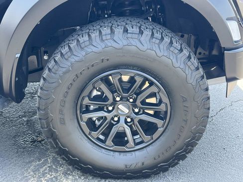 Used 2025 Ford F150 Raptor AWD/4WD image 30
