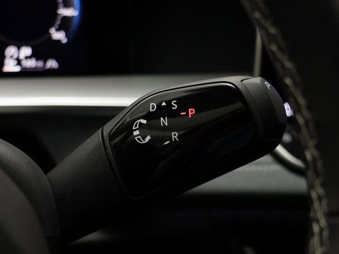 New 2025 Volkswagen Tiguan SE image 12