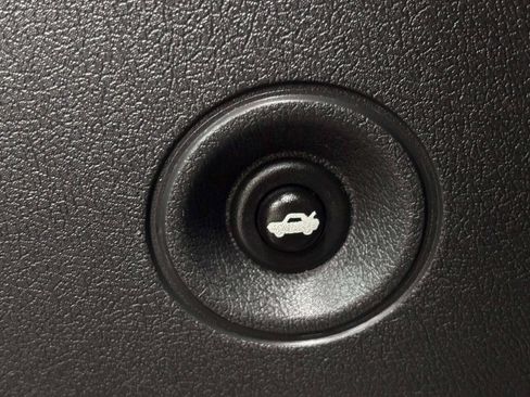 Used 2010 Dodge Challenger R/T RWD image 27