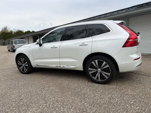 Used 2022 Volvo XC60 T8 Inscription w/ Advanced Package AWD/4WD image 3