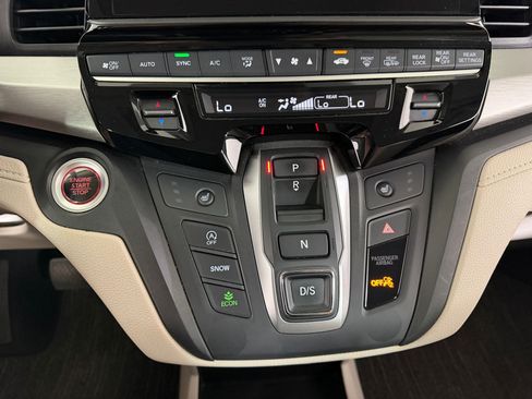 Certified 2025 Honda Odyssey EX-L image 13