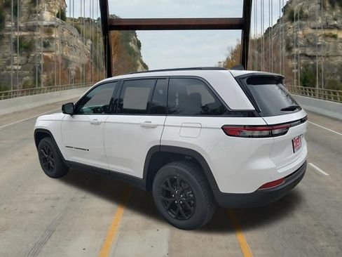 New 2026 Jeep Grand Cherokee Altitude RWD image 8