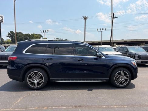 Used 2022 Mercedes-Benz GLS 450 4MATIC image 9