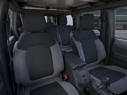 New 2025 Ford Bronco 4-Door image 10