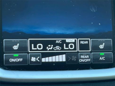 Used 2024 Subaru Ascent Premium w/ Convenience Package AWD/4WD image 15