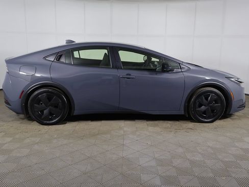Used 2025 Toyota Prius Plug-In Hybrid FWD image 12