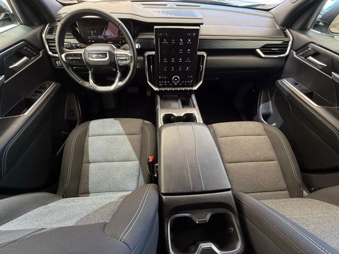 Used 2025 GMC Acadia Elevation FWD image 26
