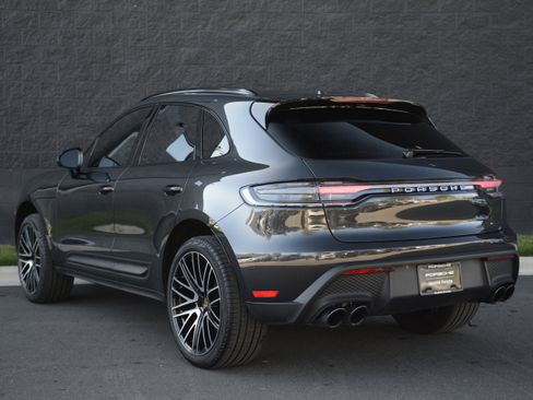 Certified 2026 Porsche Macan image 3