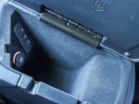 Used 2018 Dodge Challenger R/T image 18