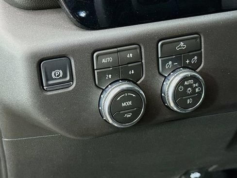 Used 2026 GMC Sierra 1500 Elevation AWD/4WD image 11
