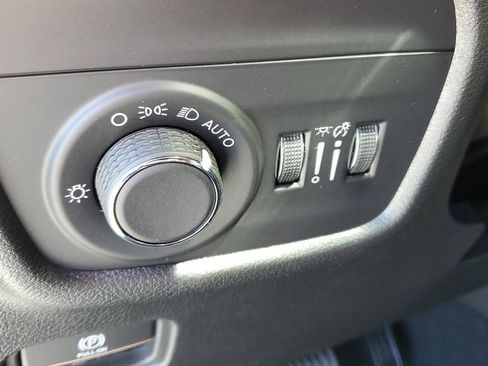 New 2025 Jeep Grand Cherokee L Altitude image 24