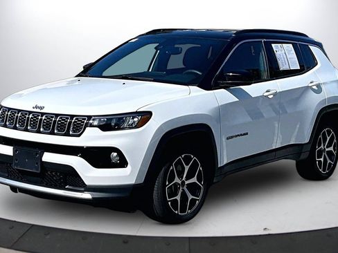 Used 2025 Jeep Compass Limited AWD/4WD image 4
