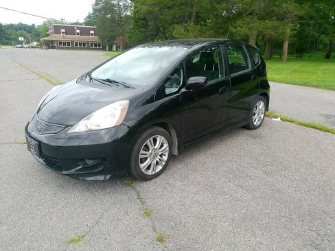Used 2011 Honda Fit Sport image 2
