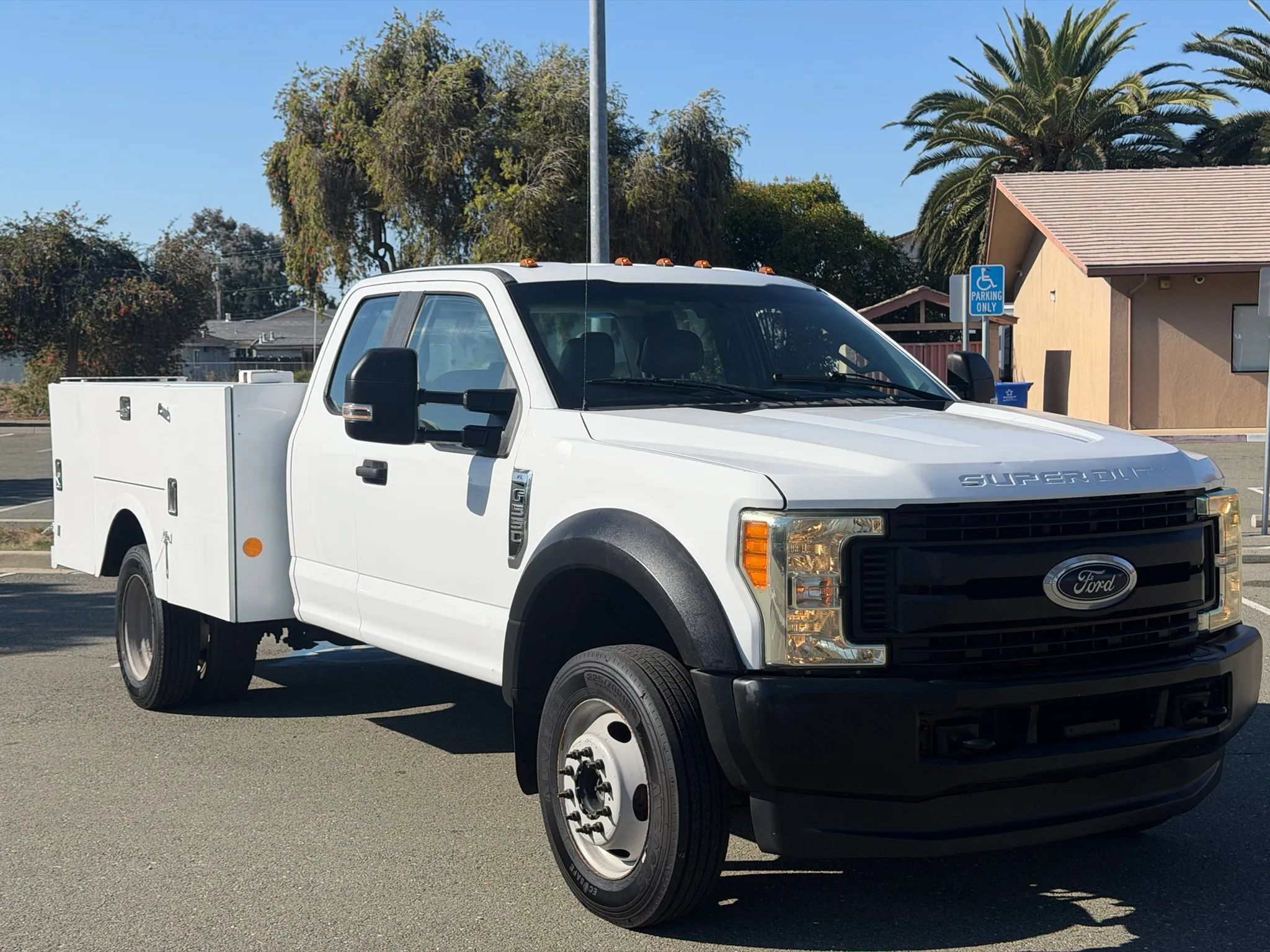 Used 2017 Ford F550 4x4 SuperCab Super Duty w/ Power Equipment Group image 7