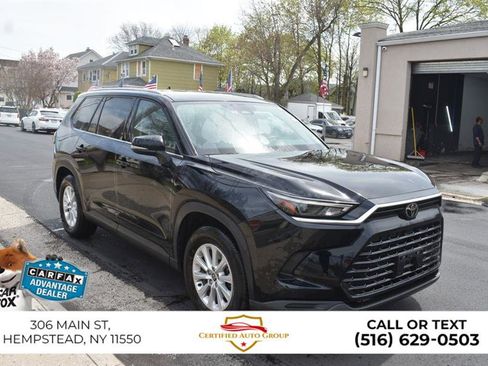 Used 2025 Toyota Grand Highlander FWD image 4