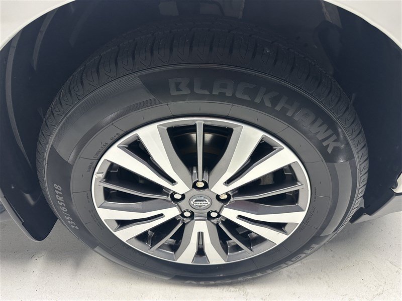 Used 2019 Nissan Pathfinder S AWD/4WD image 16