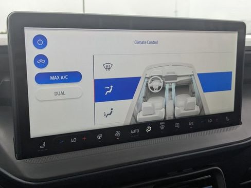 Used 2025 Ford Maverick Lobo AWD/4WD image 15