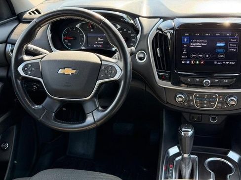Used 2020 Chevrolet Traverse LT FWD image 9