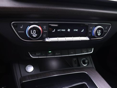 Certified 2024 Audi Q5 e Premium Plus w/ Premium Plus Package AWD/4WD image 9