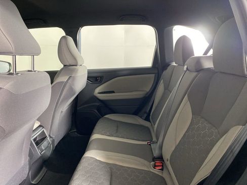 Certified 2025 Subaru Forester Base image 25