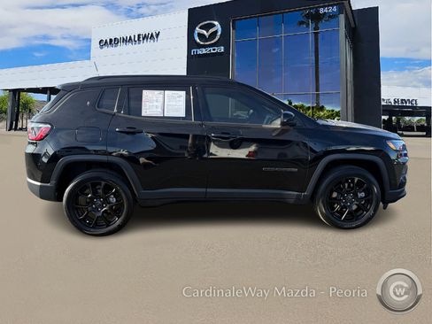 Used 2025 Jeep Compass Latitude w/ Altitude Special Edition image 10