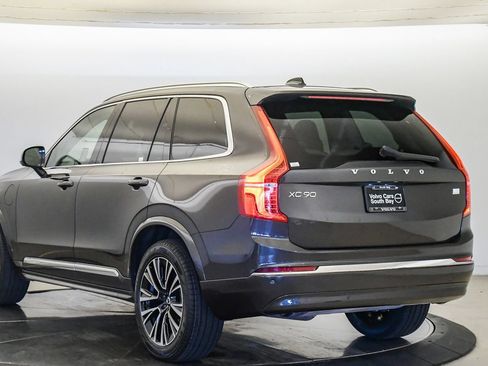 Certified 2024 Volvo XC90 T8 Core AWD/4WD image 2
