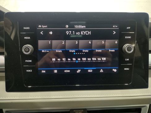 New 2025 Volkswagen Taos SE image 28