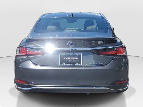 Certified 2022 Lexus ES 300h w/ Premium Package image 7