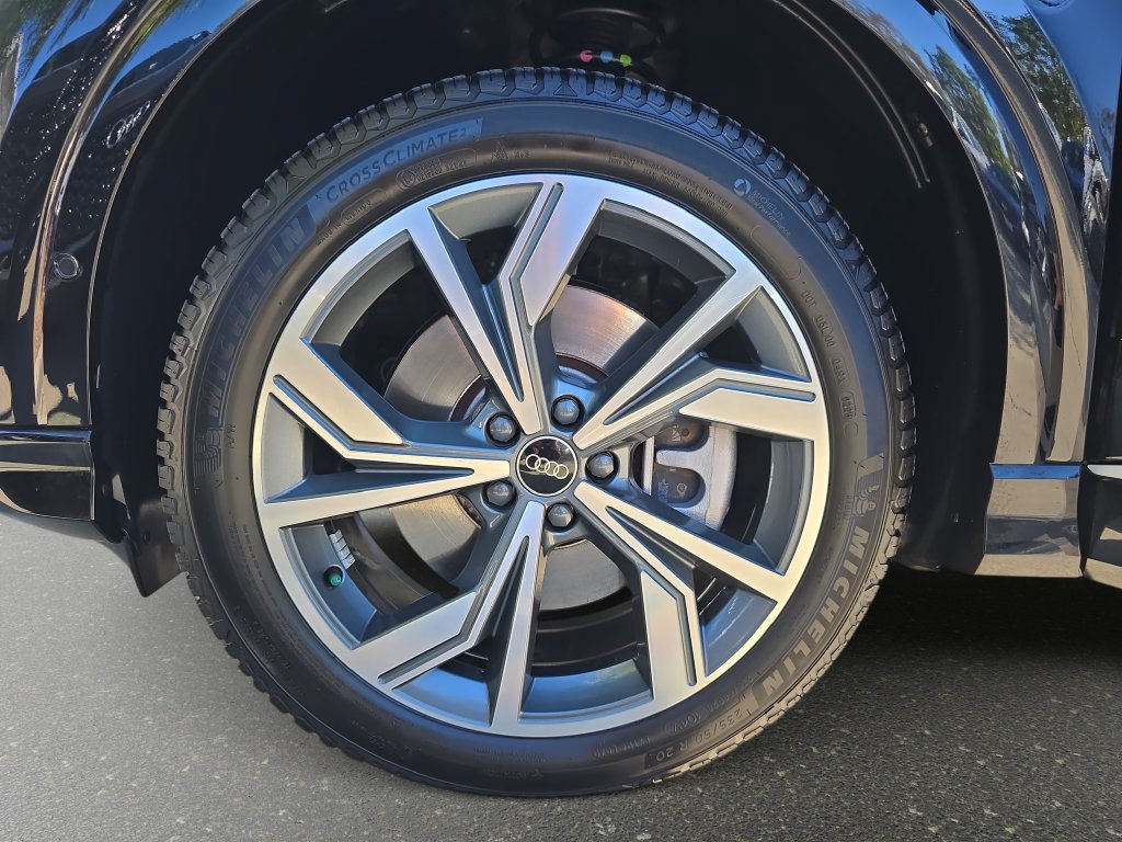 Certified 2023 Audi Q4 e-tron Premium Plus AWD/4WD image 33