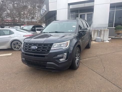 Used 2017 Ford Explorer Sport w/ Equipment Group 401A image 3