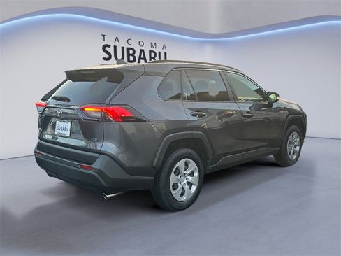 Used 2019 Toyota RAV4 LE image 5