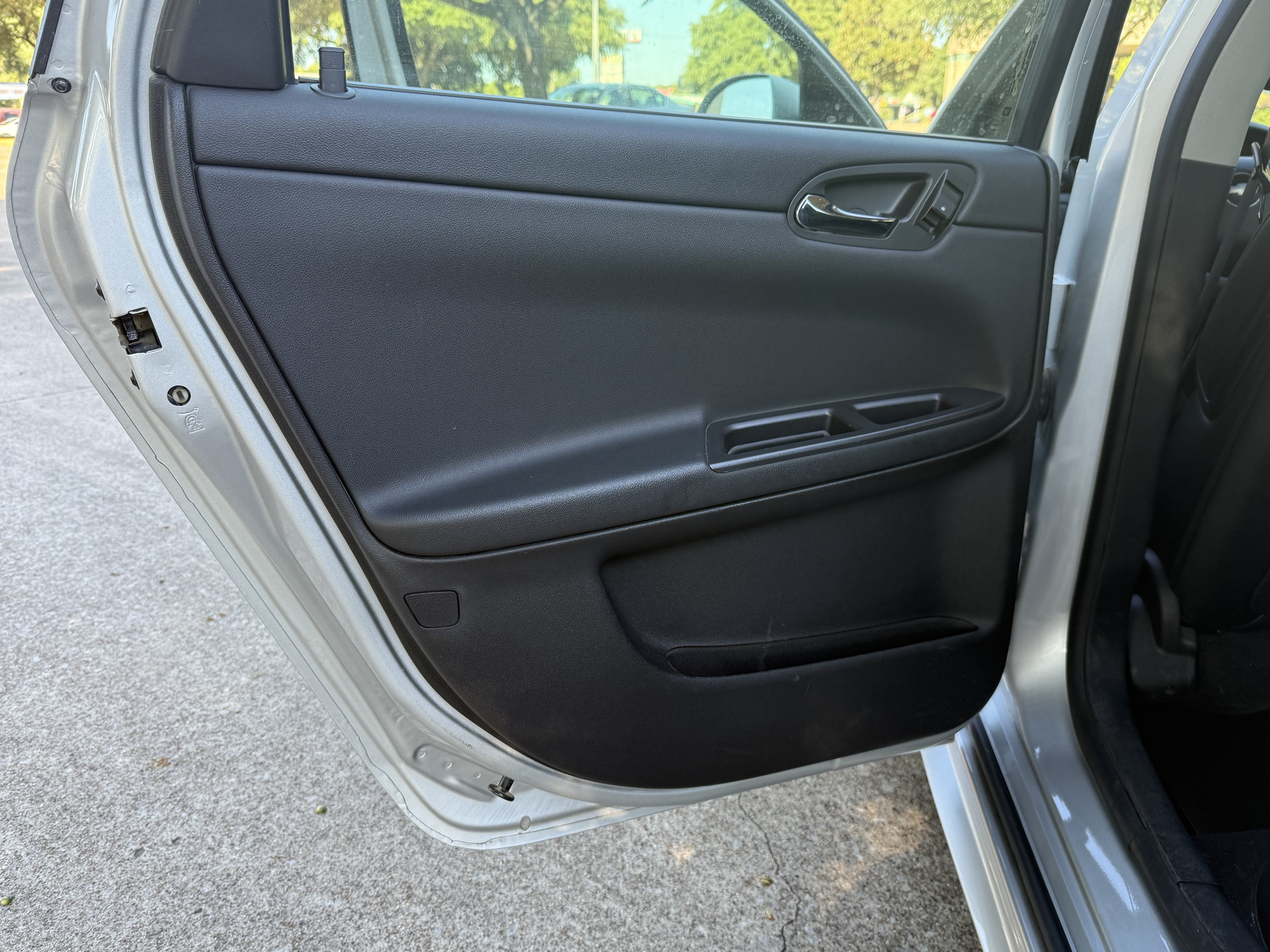 Used 2016 Chevrolet Impala LTZ FWD image 17