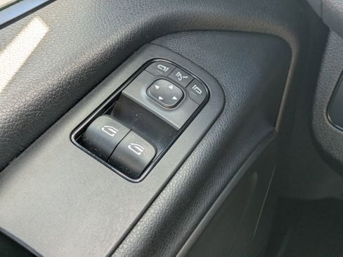 Used 2019 Mercedes-Benz Sprinter 1500 w/ Premium Plus Package image 24