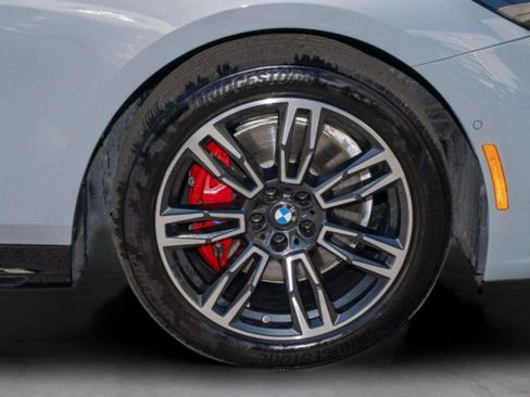 Used 2025 BMW 530i w/ M Sport Package RWD image 9