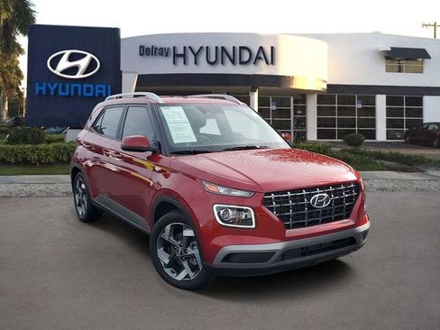 Certified 2025 Hyundai Venue Limited FWD image 1