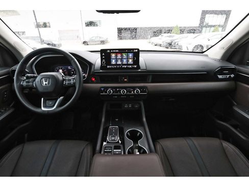 Used 2025 Honda Pilot Elite image 7