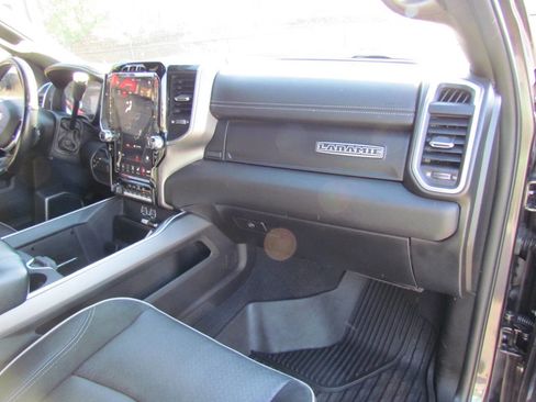Used 2020 RAM 2500 Laramie AWD/4WD image 16